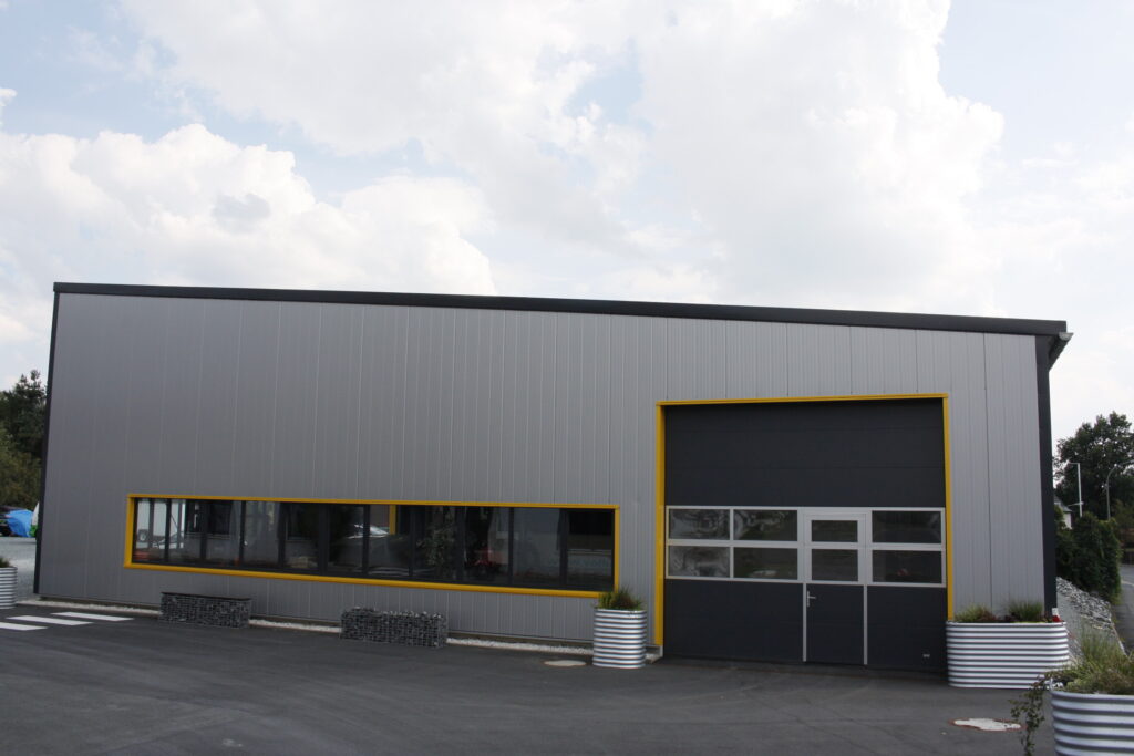 Kapazitätserweiterung durch neue Halle